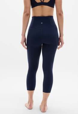 Athleta M navy blue Elation Ultra High Rise Capri leggings exercise run bike gym